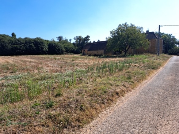TERRAIN Á BÂTIR de 1500 m²