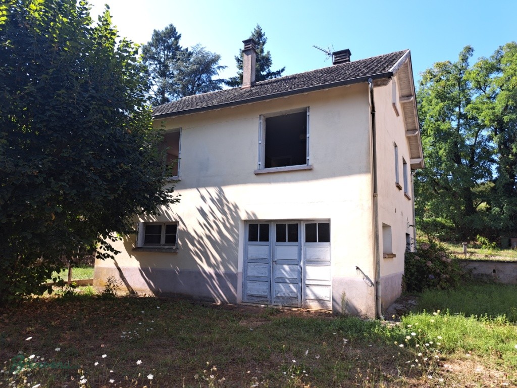 Maison des années 60 à rénover, d’environ 60 m² habitables
