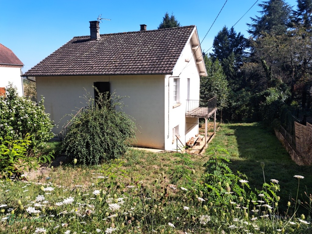 Maison des années 60 à rénover, d’environ 60 m² habitables