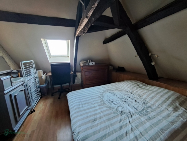 Jolie maison en pierre sur 3 niveaux