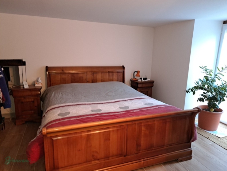 Jolie maison en pierre sur 3 niveaux