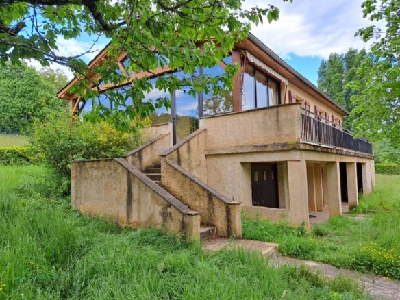 Maison de 1981, d’environ 100 m² habitables