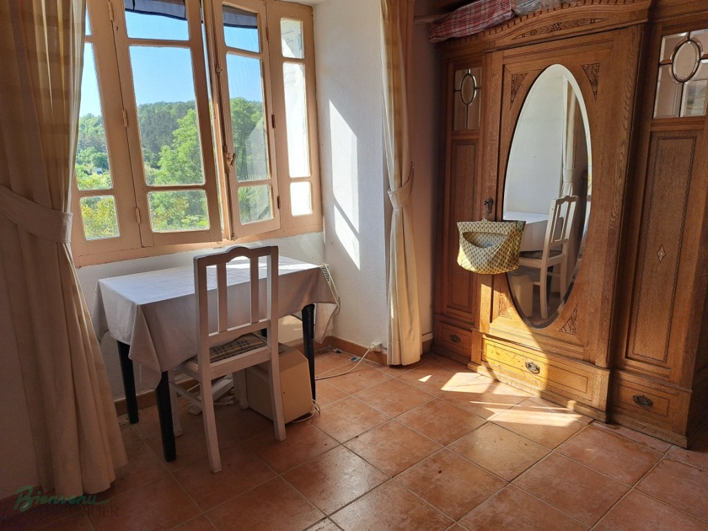 Ancienne maison en pierre crépie d’environ 112 m² habitables