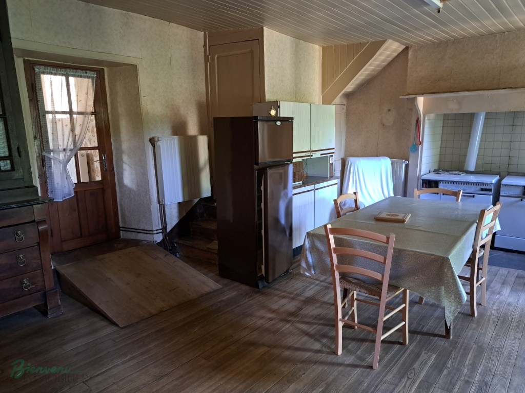 Maison ancienne avec pigeonnier à rénover avec agrandissement de 1970, d’environ 92 m² habitables