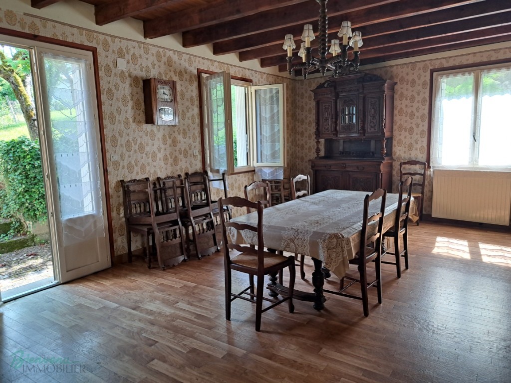 Maison ancienne avec pigeonnier à rénover avec agrandissement de 1970, d’environ 92 m² habitables