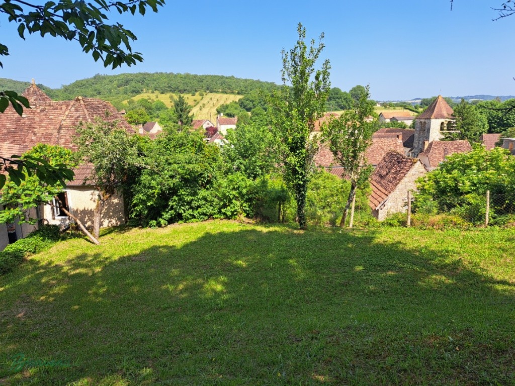 Maison ancienne avec pigeonnier à rénover avec agrandissement de 1970, d’environ 92 m² habitables