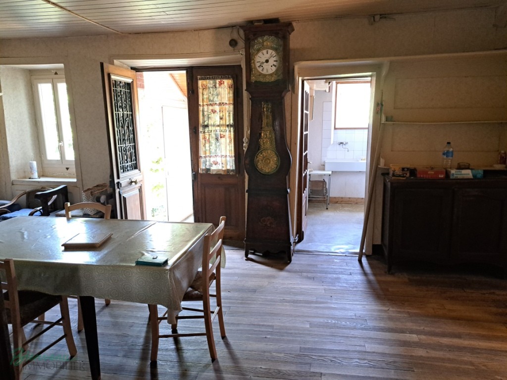 Maison ancienne avec pigeonnier à rénover avec agrandissement de 1970, d’environ 92 m² habitables
