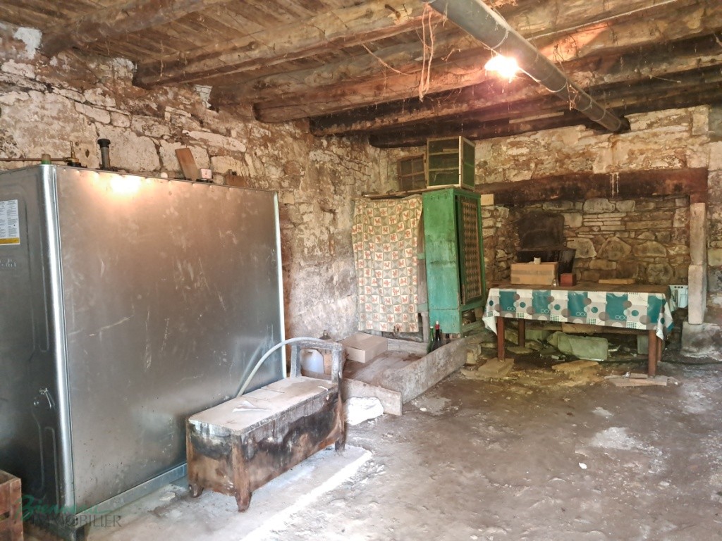 Maison ancienne avec pigeonnier à rénover avec agrandissement de 1970, d’environ 92 m² habitables