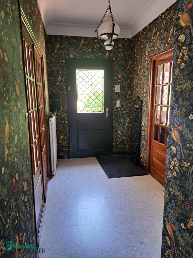 Grande Maison sur 2 niveaux, composée de 2 logements