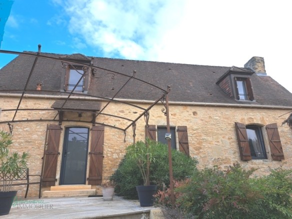 Jolie maison en pierre tout confort, d’environ 100 m² habitables