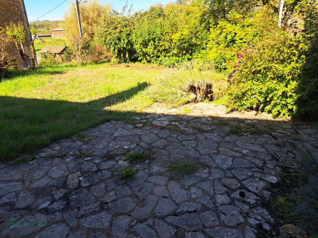 Charmante maison en pierre ancienne, d’environ 90 m² habitables sur 2 niveaux