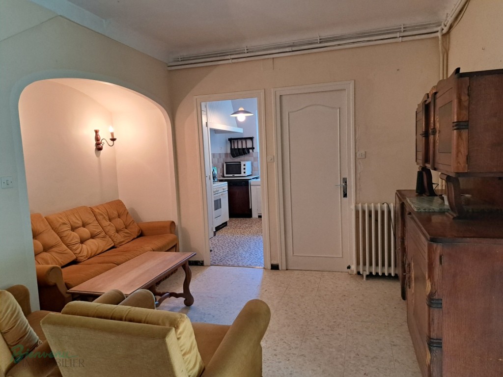Grande Maison sur 2 niveaux, composée de 2 logements