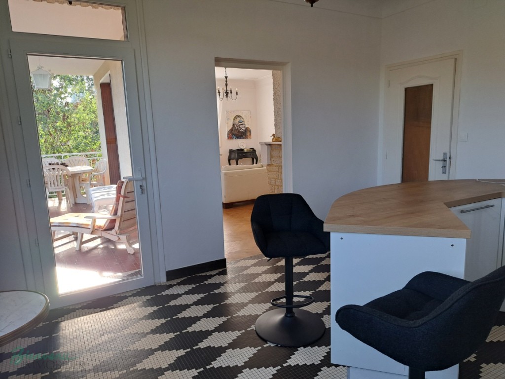 Grande Maison sur 2 niveaux, composée de 2 logements
