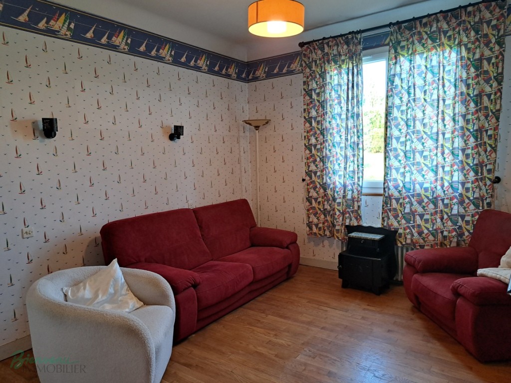Grande Maison sur 2 niveaux, composée de 2 logements