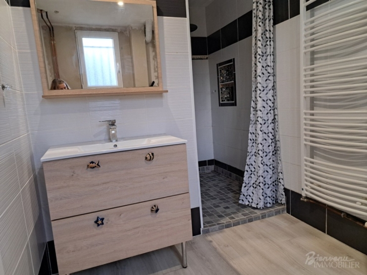 Maison d’habitation sur 2 niveaux à finir d’aménager