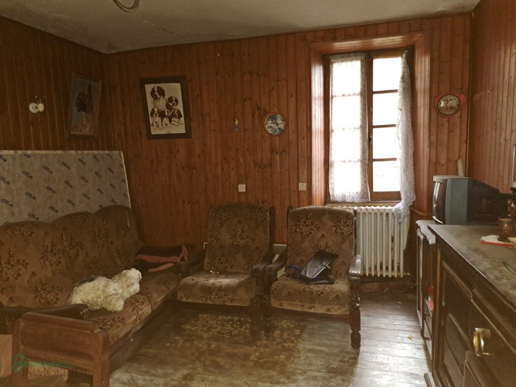 Maison bourgeoise en pierre à restaurer, d’environ 130 m², sur 2 niveaux,