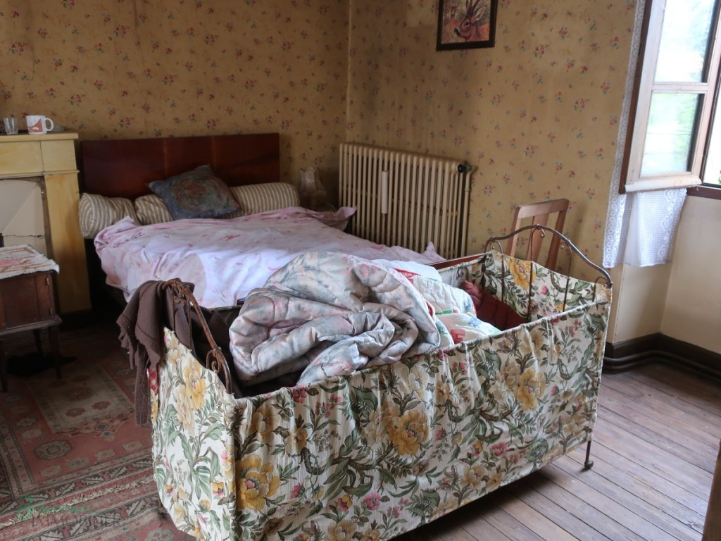 Maison bourgeoise en pierre à restaurer, d’environ 130 m², sur 2 niveaux,