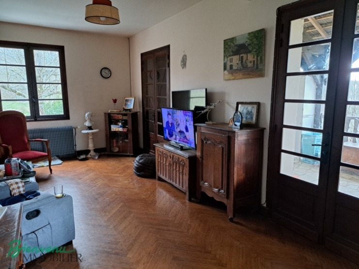 Belle Maison avec jolies vues, sur 2 niveaux avec sous-sol