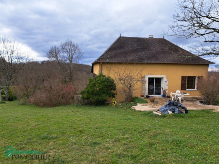 Belle Maison avec jolies vues, sur 2 niveaux avec sous-sol