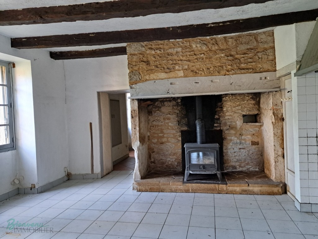 Charmante maison en pierre à rénover