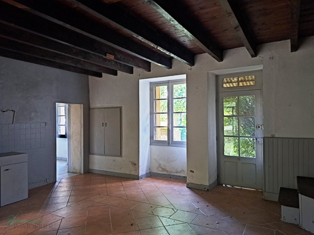 Charmante maison en pierre à rénover