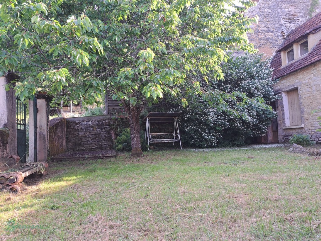 Charmante maison en pierre à rénover