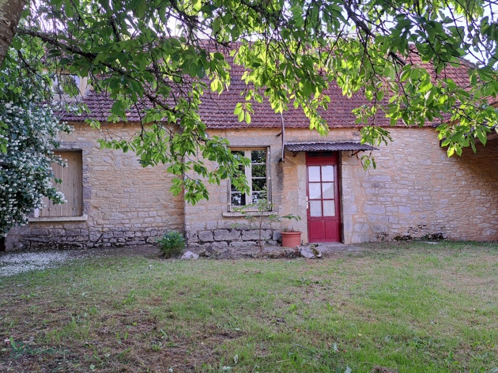 Charmante maison en pierre à rénover