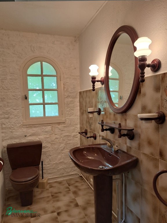 Grande Maison sur 2 niveaux, composée de 2 logements
