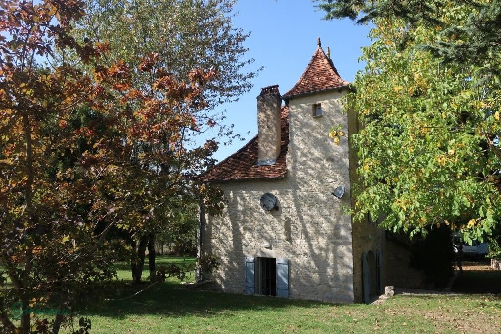 Charmante Maison ancienne en pierre avec pigeonnier de 1770 & petite maison en pierre