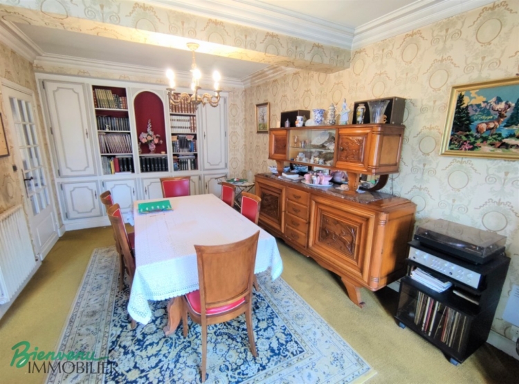 Joli batiment en pierre et très bel appartement