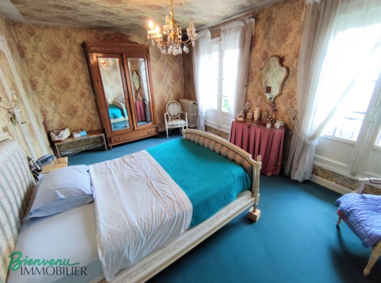 Joli batiment en pierre et très bel appartement