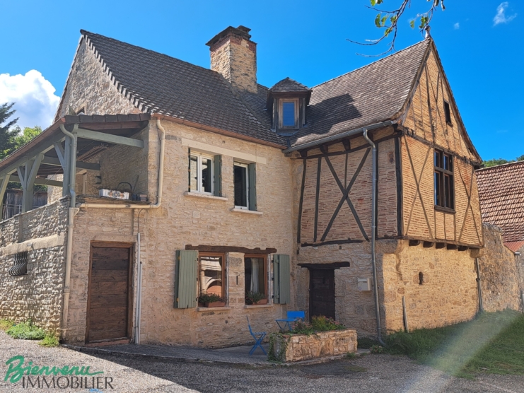 Charmant Ensemble composé de 2 Maisons en pierre & colombage