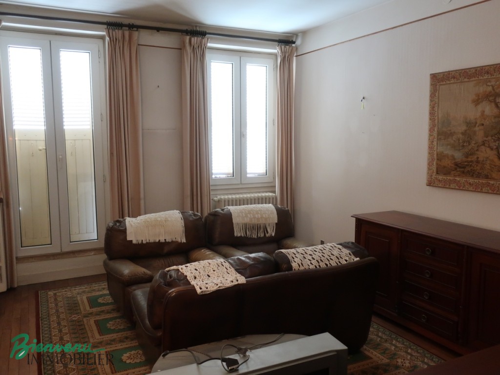 Charmante ensemble immobilier tout en pierre