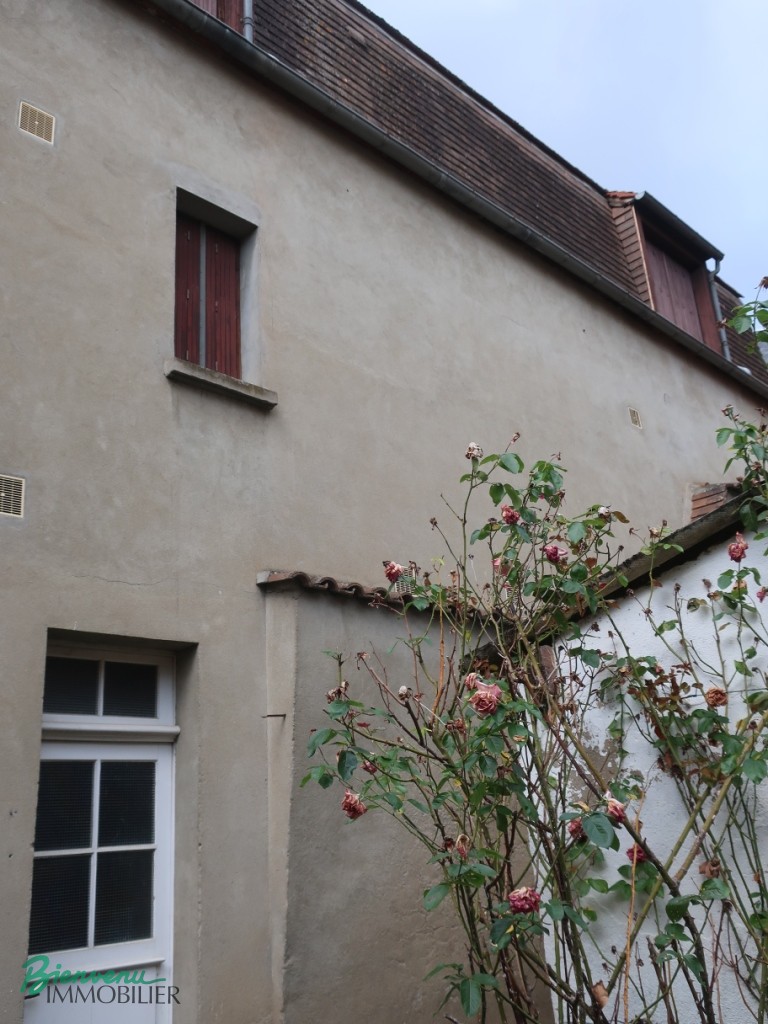 Charmante ensemble immobilier tout en pierre