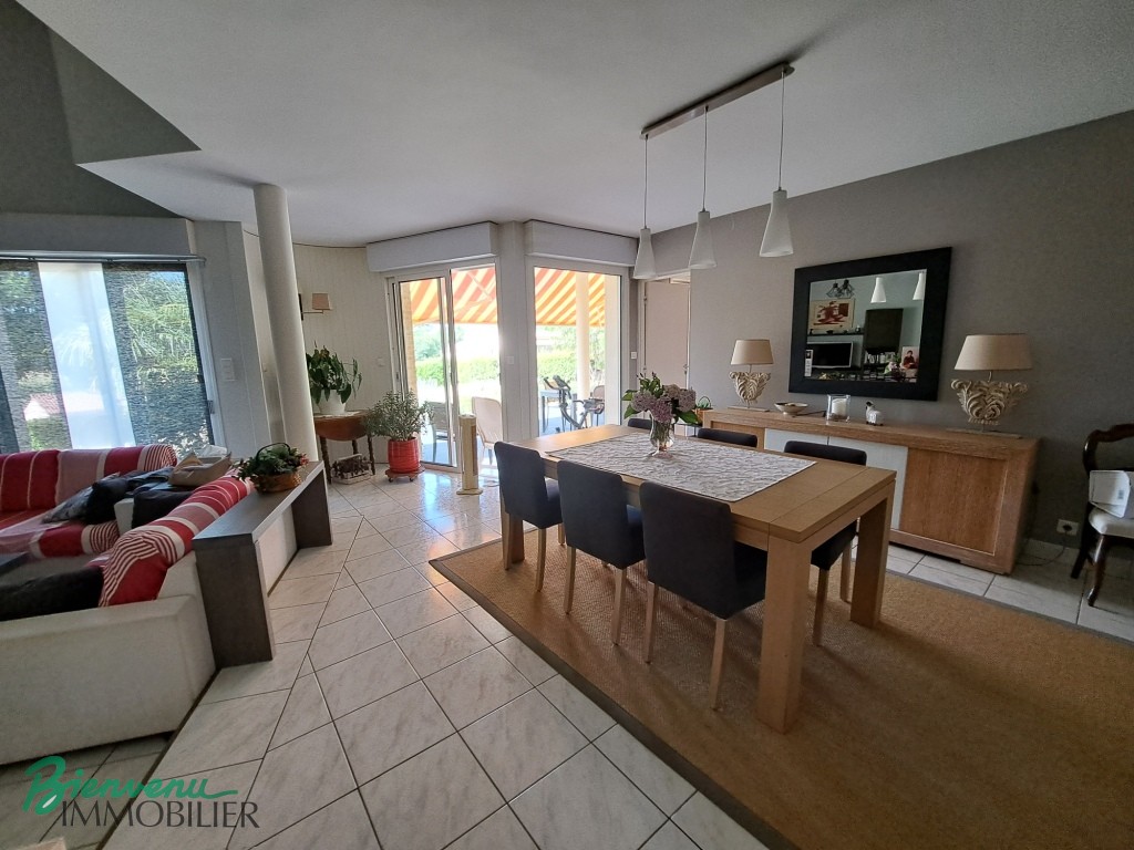 CHARMANTE MAISON CONTEMPORAINE