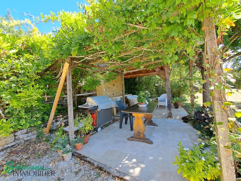 Maison en pierre bénéficie de magnifiques vues
