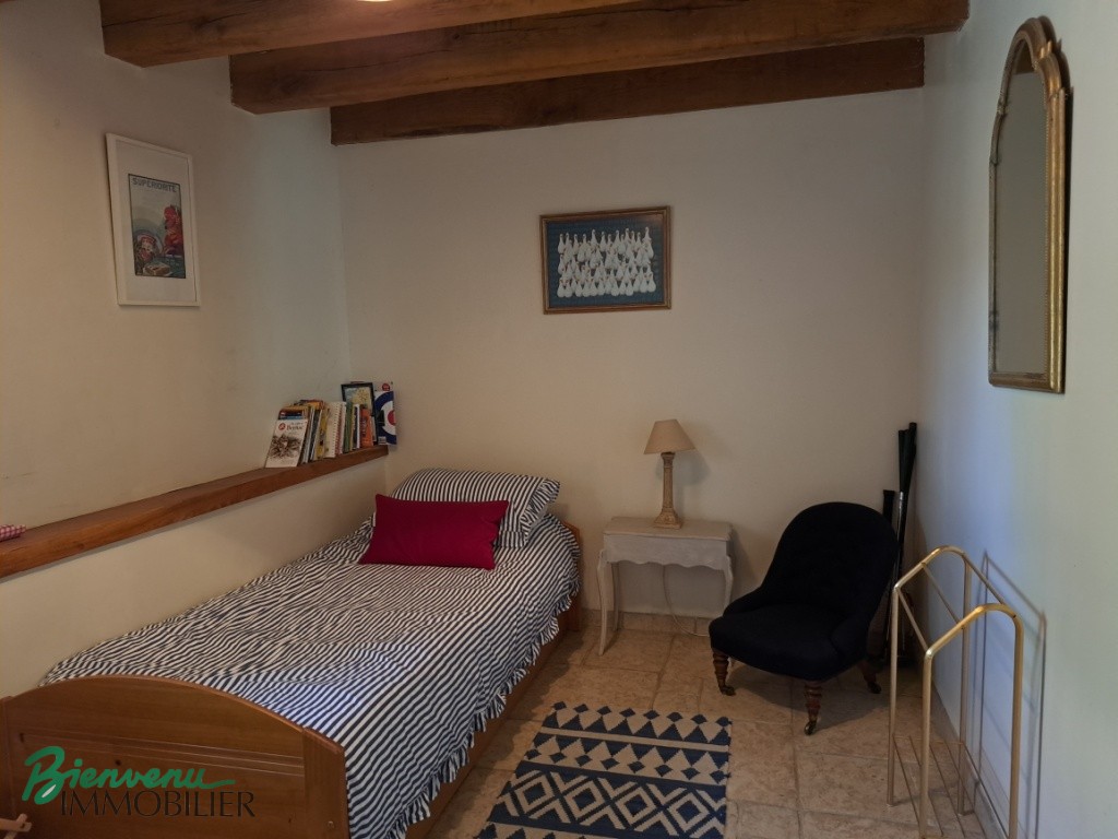 Maison en pierre bénéficie de magnifiques vues