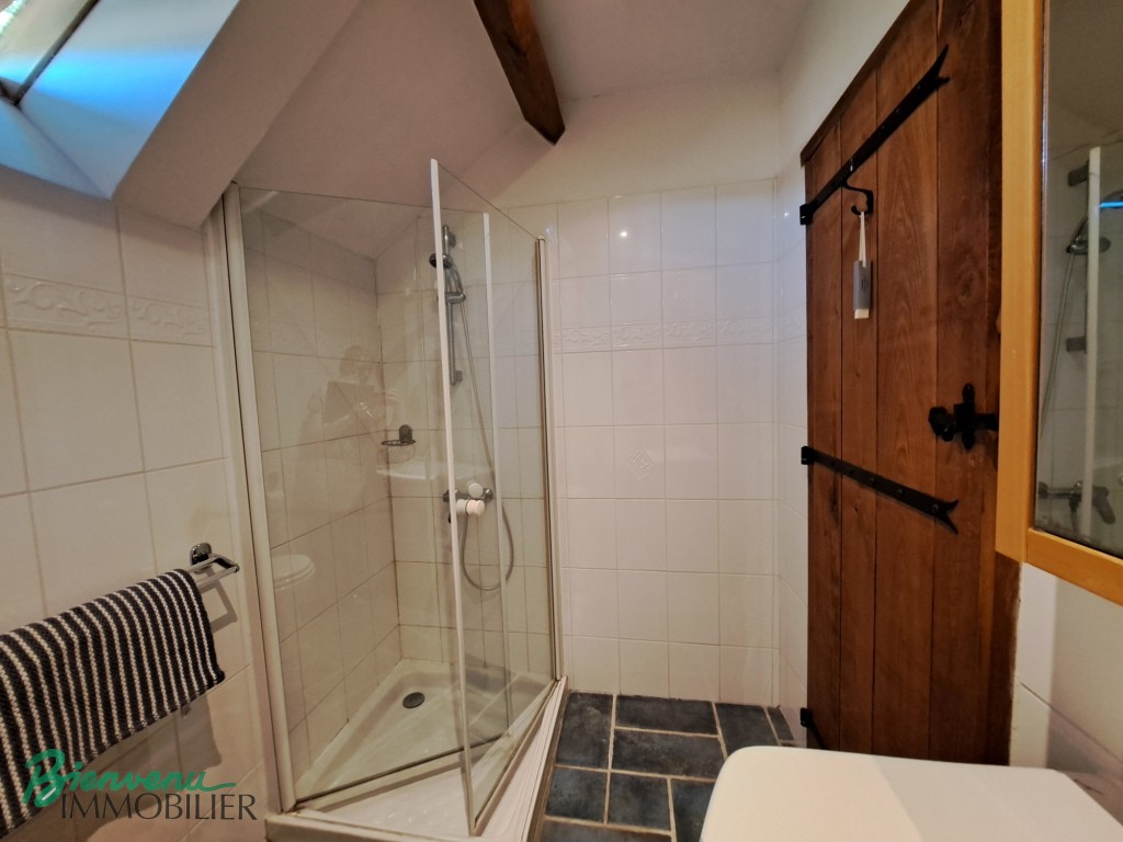 Maison en pierre bénéficie de magnifiques vues