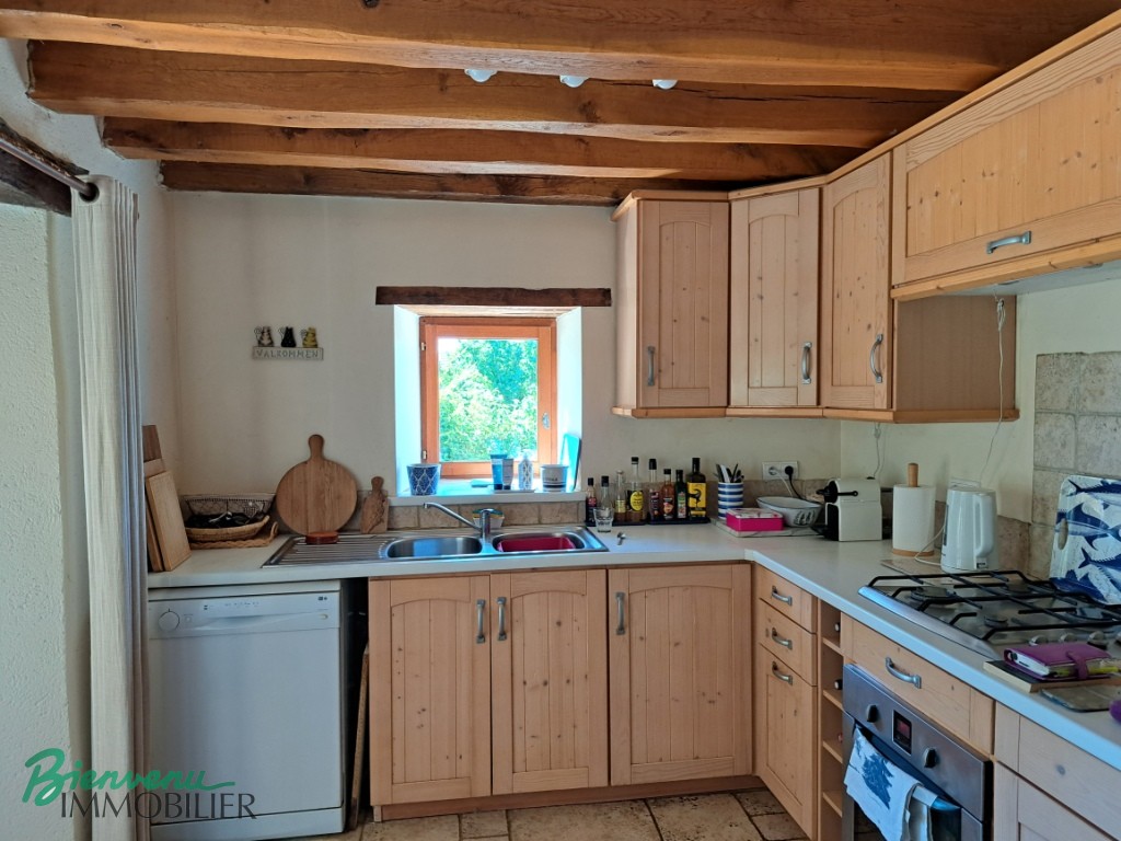 Maison en pierre bénéficie de magnifiques vues