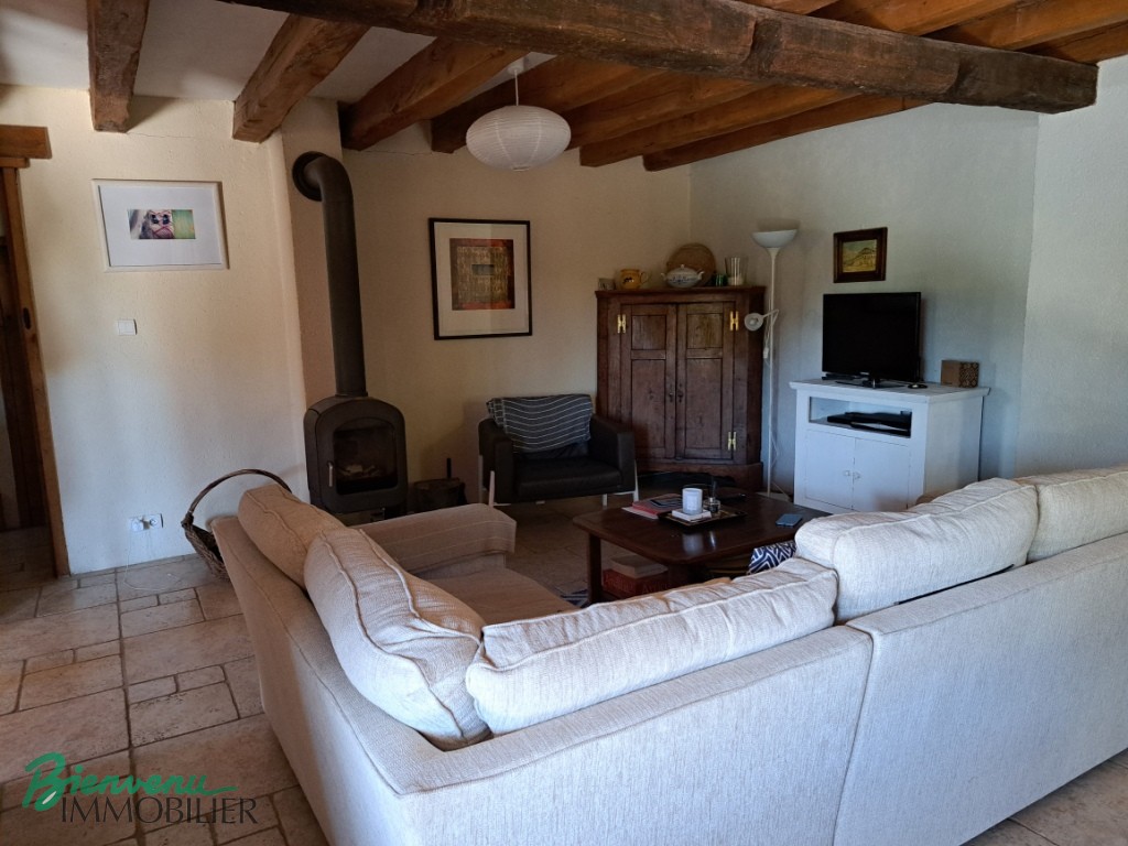 Maison en pierre bénéficie de magnifiques vues