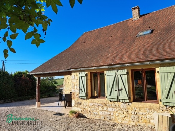 Maison en pierre bénéficie de magnifiques vues