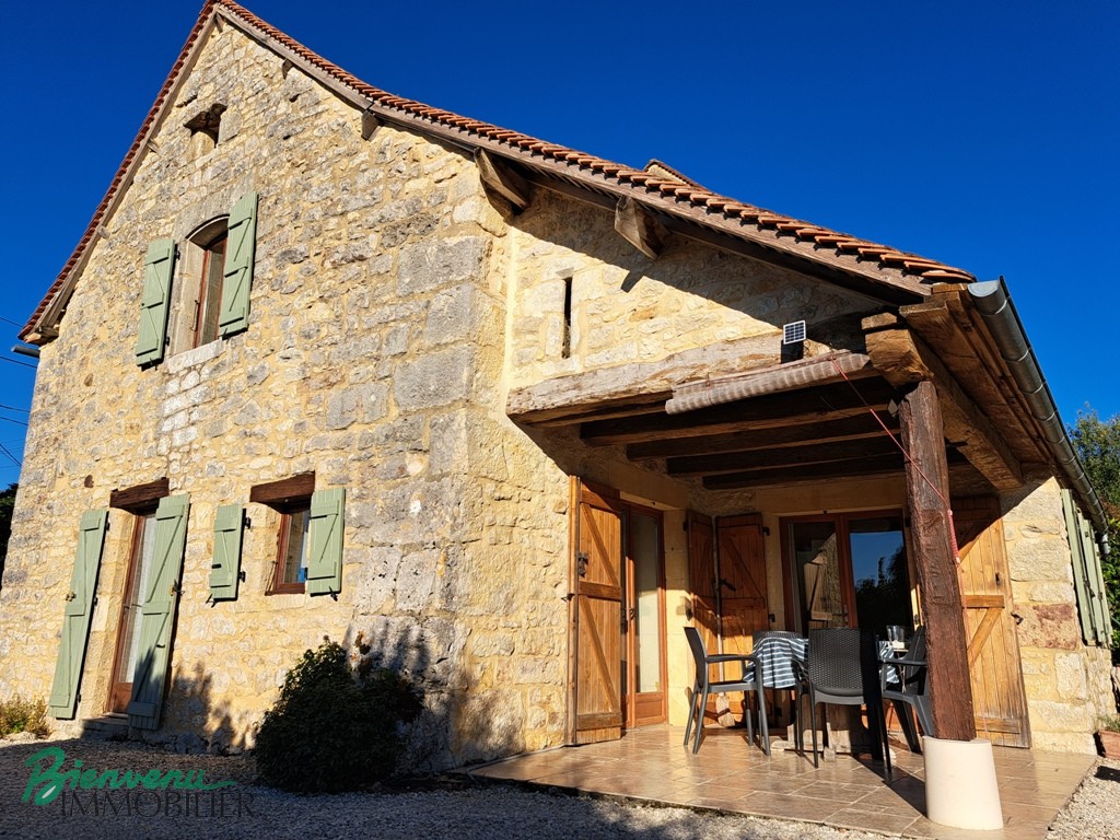 Maison en pierre bénéficie de magnifiques vues