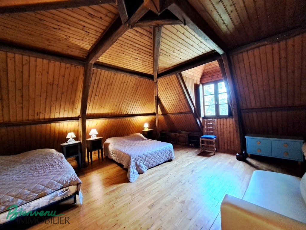 Maison récente en pierre de plain pied et son Chalet proche Gourdon