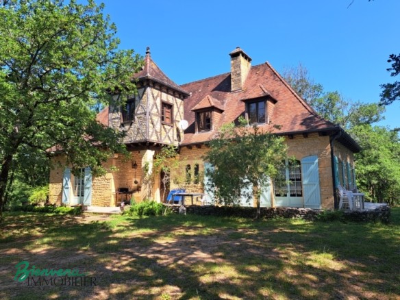 Proche Gourdon, belle Maison en pierre et colombage de plain pied avec sous-sol et Chalet