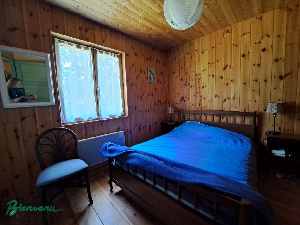 Maison récente en pierre de plain pied et son Chalet proche Gourdon