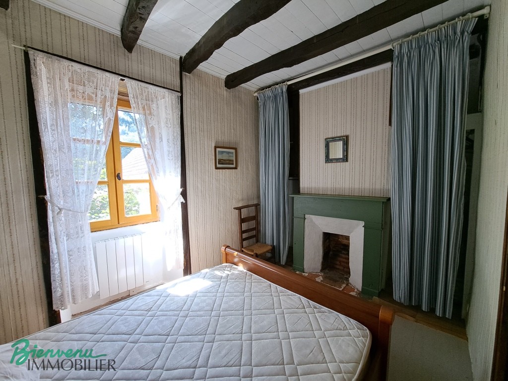 Charmante maison en pierre datant en partie du XVème siècle, de 110 m² habitables, avec dépendance