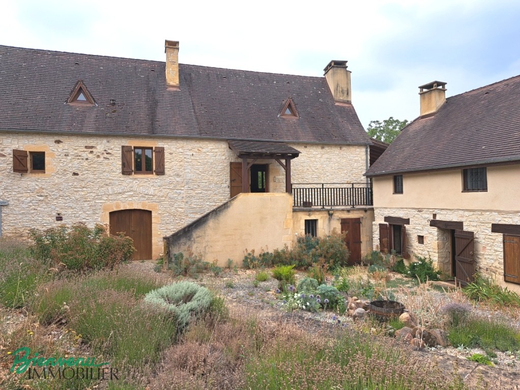 A 10 minutes de Gourdon Deux maisons en Pierre communicantes superbe parc calme